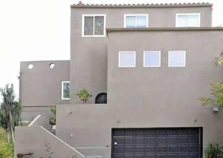 America  Ferrera's house at California.